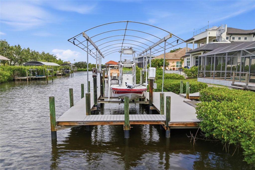 Image 51 of property listing at 4523 4TH AVENUE NE, Bradenton, FL 34208