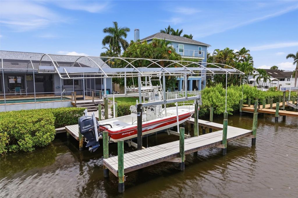 Image 52 of property listing at 4523 4TH AVENUE NE, Bradenton, FL 34208