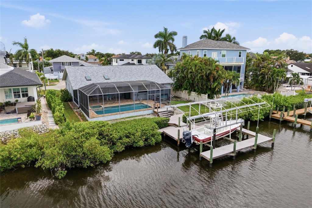 Image 55 of property listing at 4523 4TH AVENUE NE, Bradenton, FL 34208