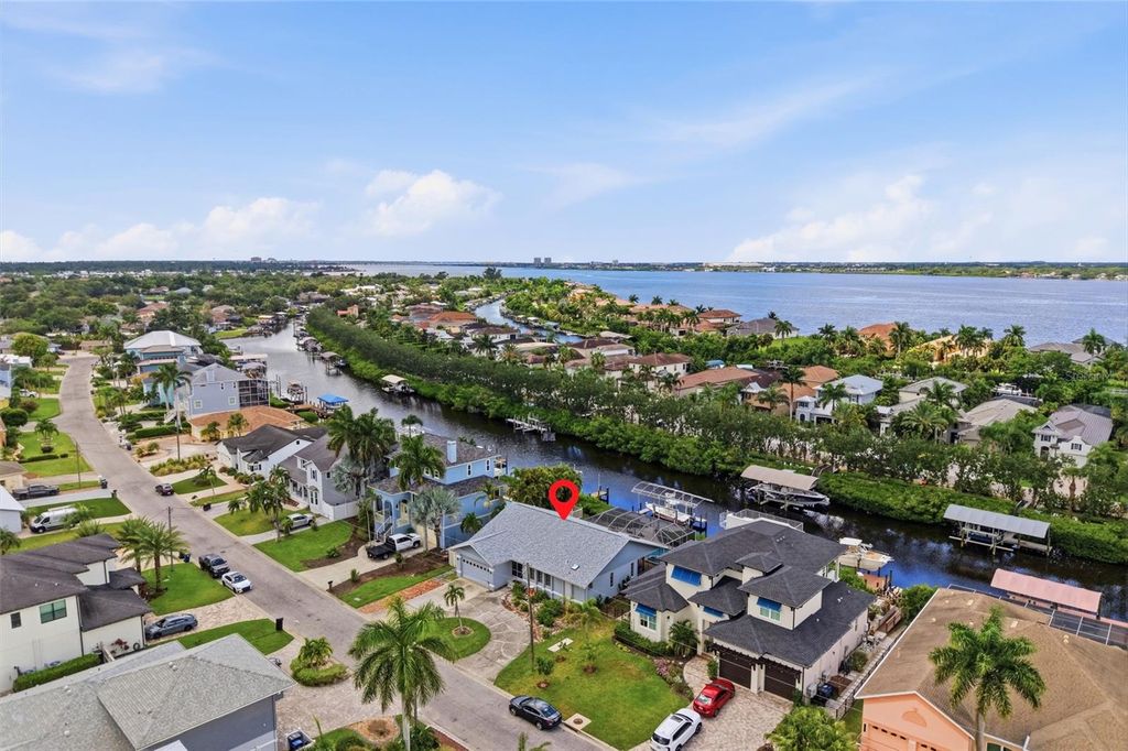 Image 56 of property listing at 4523 4TH AVENUE NE, Bradenton, FL 34208