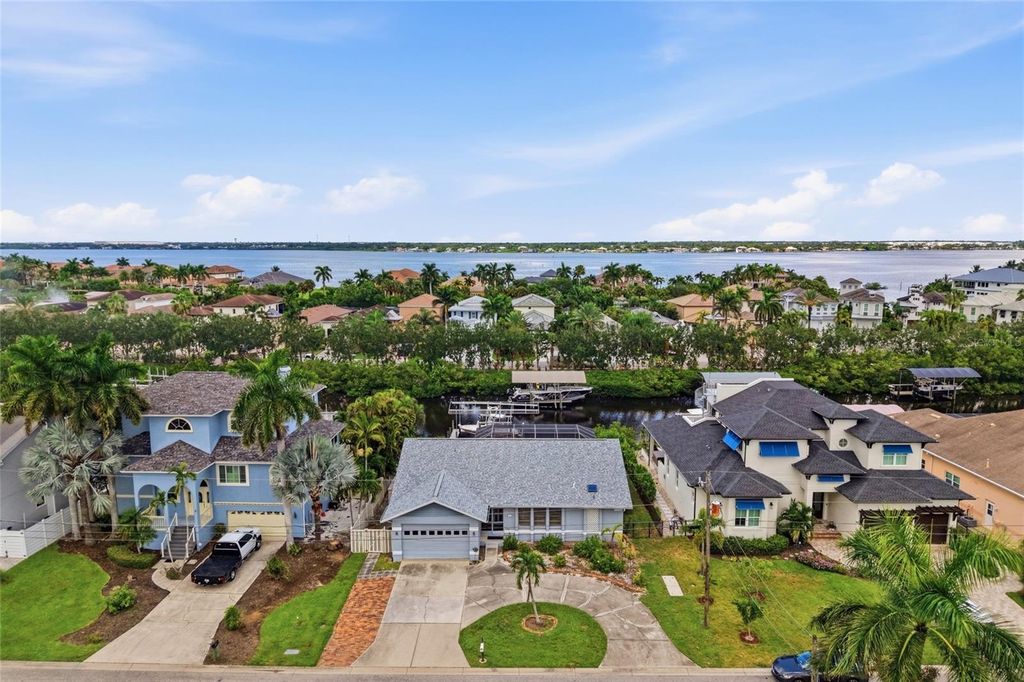 Image 58 of property listing at 4523 4TH AVENUE NE, Bradenton, FL 34208