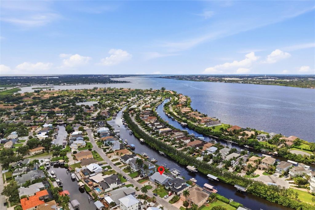 Image 63 of property listing at 4523 4TH AVENUE NE, Bradenton, FL 34208