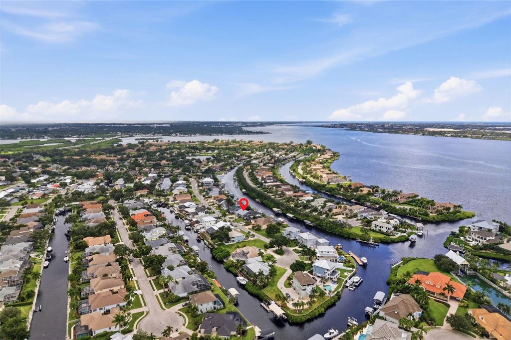 Image 65 of property listing at 4523 4TH AVENUE NE, Bradenton, FL 34208