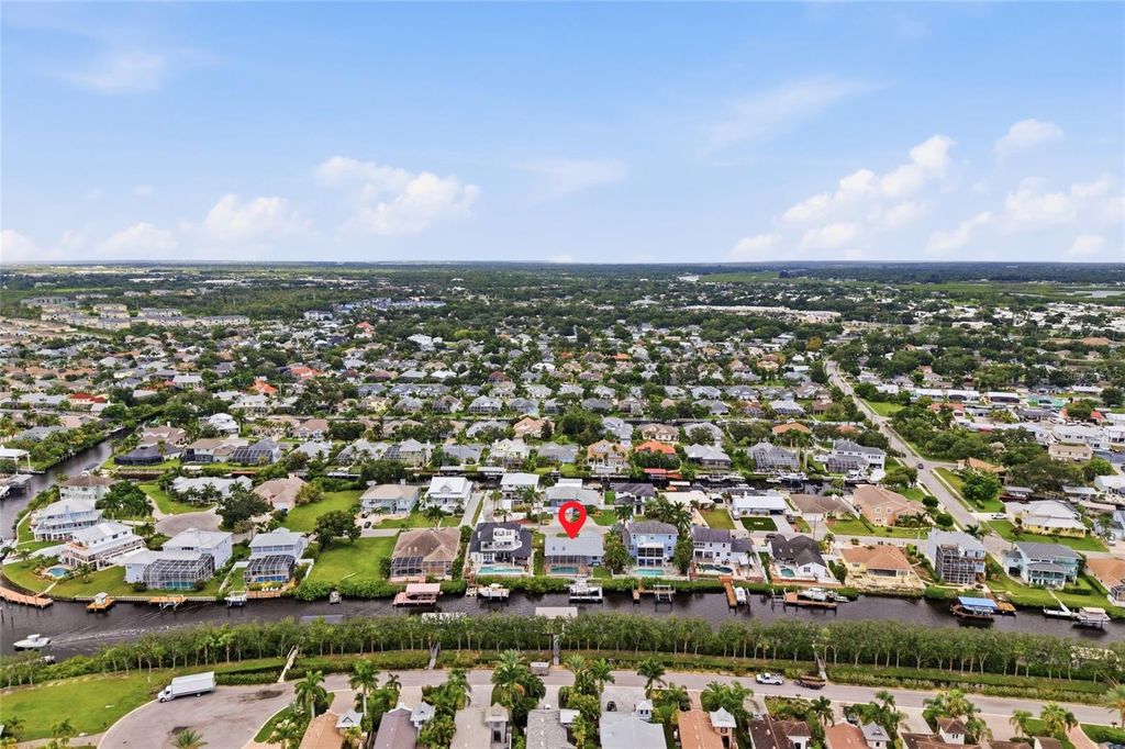 Image 66 of property listing at 4523 4TH AVENUE NE, Bradenton, FL 34208