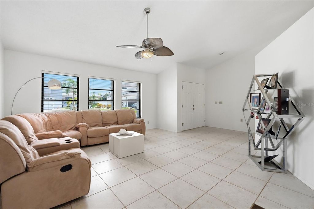 Image 9 of property listing at 4523 4TH AVENUE NE, Bradenton, FL 34208
