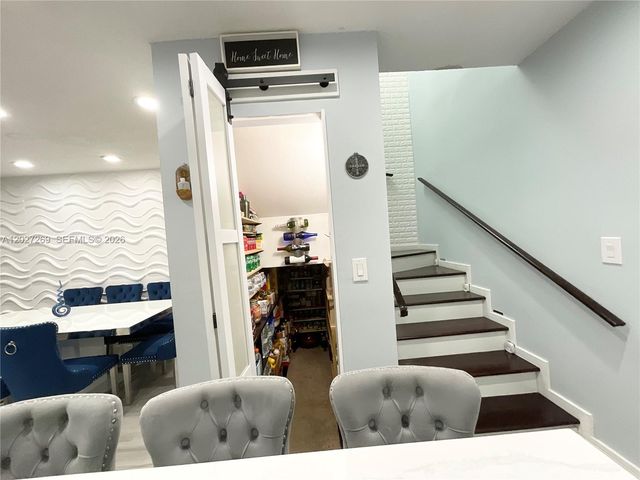 1502 NW 90th Way 1502, Pembroke Pines, FL 33024
