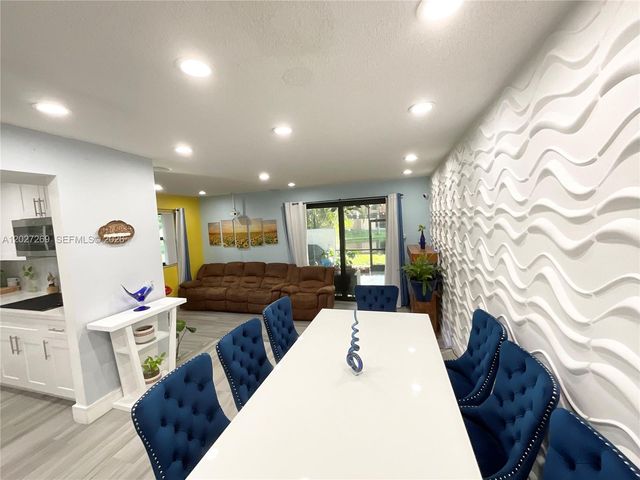 1502 NW 90th Way 1502, Pembroke Pines, FL 33024