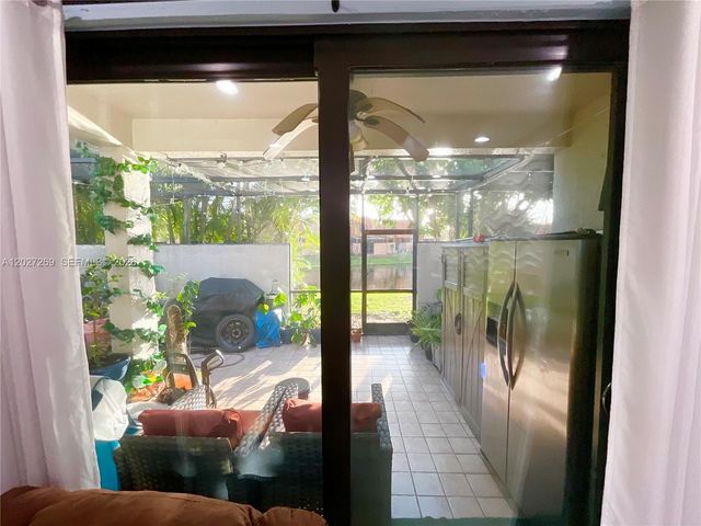 1502 NW 90th Way 1502, Pembroke Pines, FL 33024