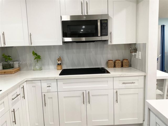 1502 NW 90th Way 1502, Pembroke Pines, FL 33024