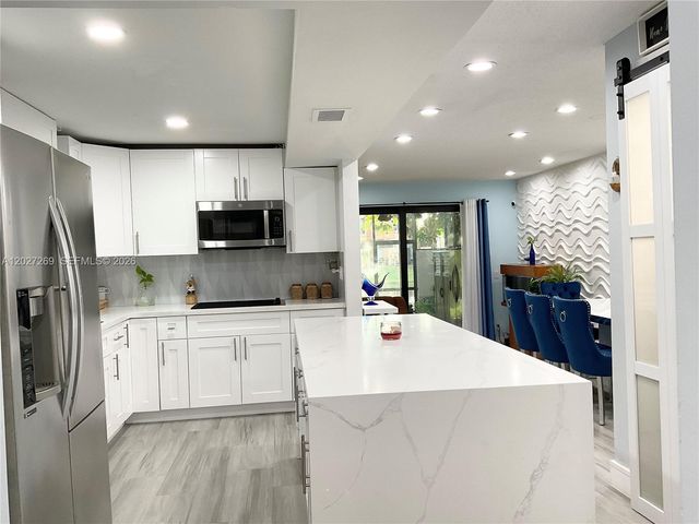 1502 NW 90th Way 1502, Pembroke Pines, FL 33024