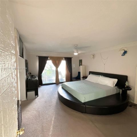 1502 NW 90th Way 1502, Pembroke Pines, FL 33024