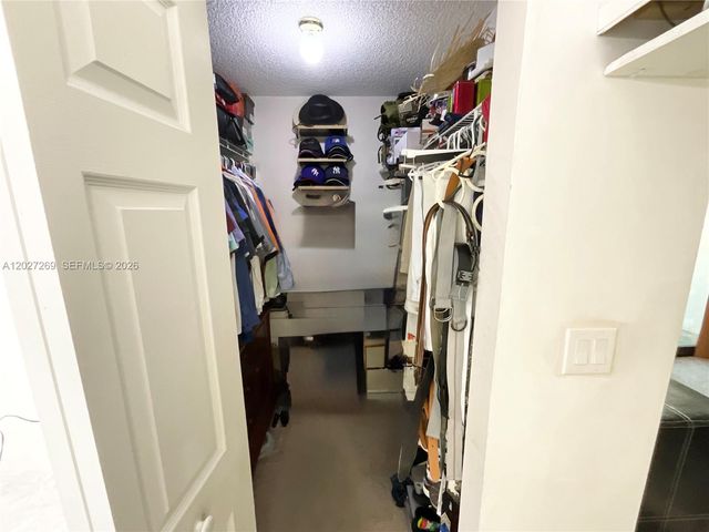 1502 NW 90th Way 1502, Pembroke Pines, FL 33024