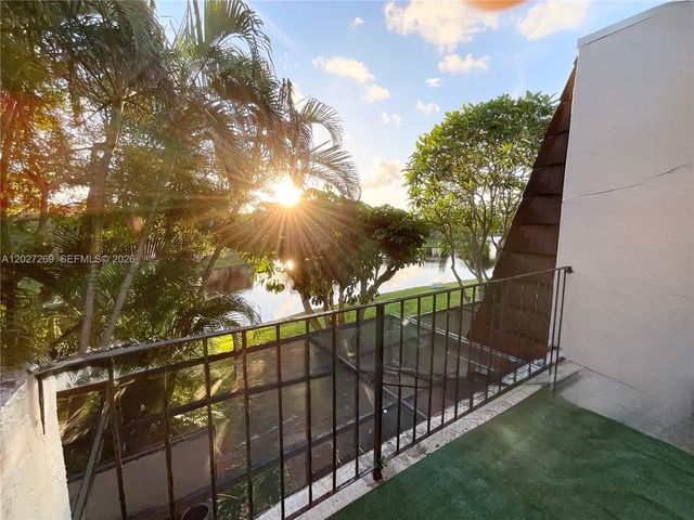 1502 NW 90th Way 1502, Pembroke Pines, FL 33024