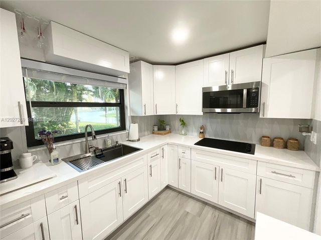 1502 NW 90th Way 1502, Pembroke Pines, FL 33024
