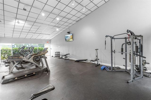 1502 NW 90th Way 1502, Pembroke Pines, FL 33024