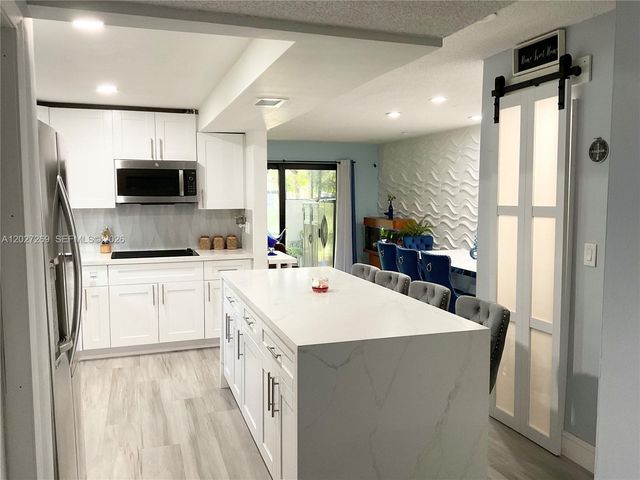 1502 NW 90th Way 1502, Pembroke Pines, FL 33024