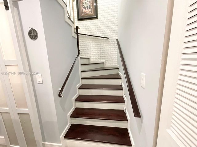 1502 NW 90th Way 1502, Pembroke Pines, FL 33024