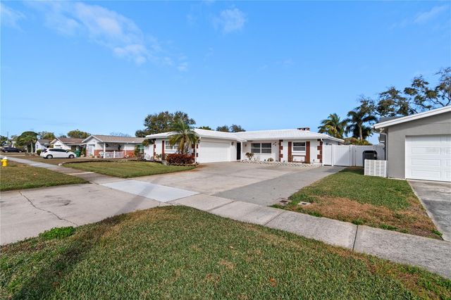 13565 86TH AVENUE, Seminole, FL 33776