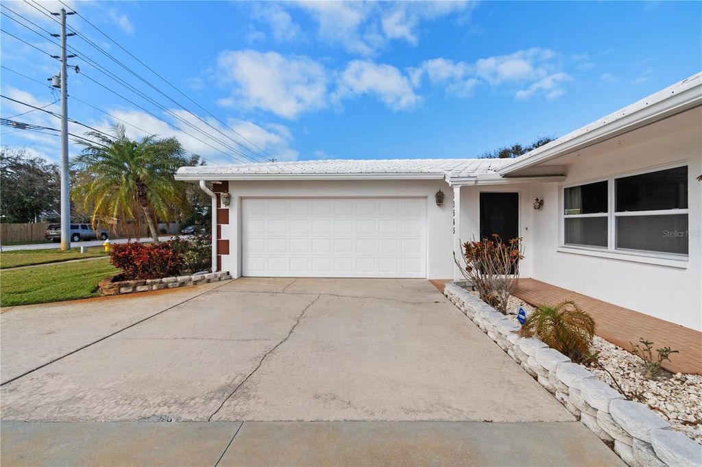 13565 86TH AVENUE, Seminole, FL 33776
