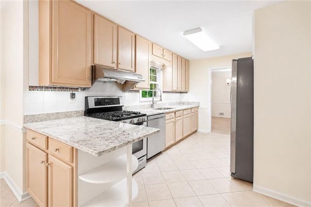1683 Oak Ridge Circle SW, Stone Mountain, GA 30087