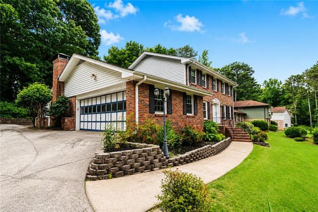 1683 Oak Ridge Circle SW, Stone Mountain, GA 30087