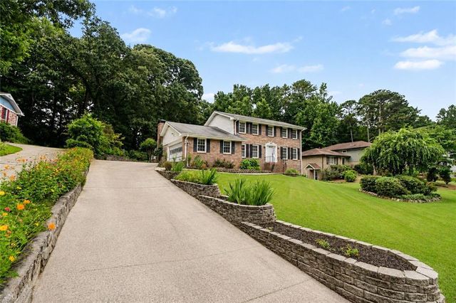 1683 Oak Ridge Circle SW, Stone Mountain, GA 30087