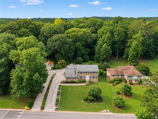 1683 Oak Ridge Circle SW, Stone Mountain, GA 30087