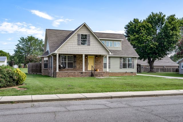 602 7th St, Lawrenceburg, TN 38464