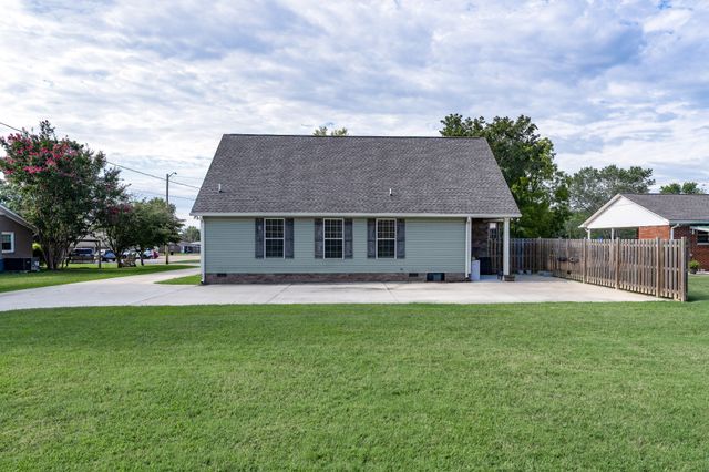 602 7th St, Lawrenceburg, TN 38464