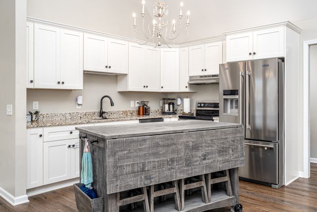 602 7th St, Lawrenceburg, TN 38464