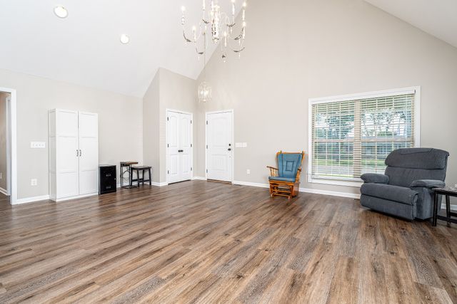 602 7th St, Lawrenceburg, TN 38464