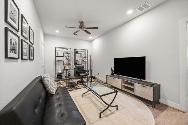 8817 Hollister Pine Court, Houston, TX 77080