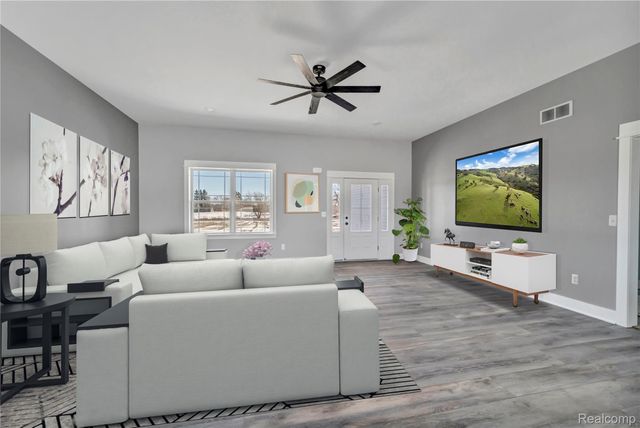 5833 Newark Road, Attica Township, MI 48412