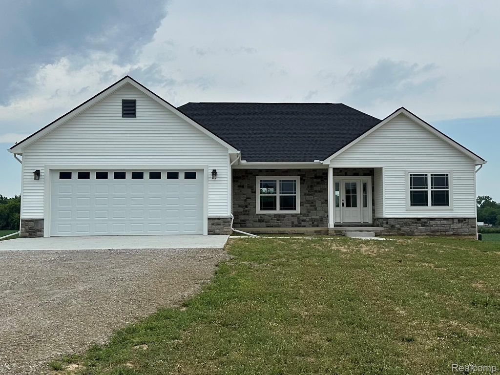 5833 Newark Road, Attica Township, MI 48412