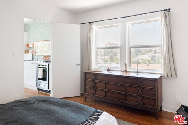 1933 KENT Street, Los Angeles, CA 90026