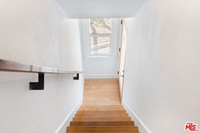 1933 KENT Street, Los Angeles, CA 90026