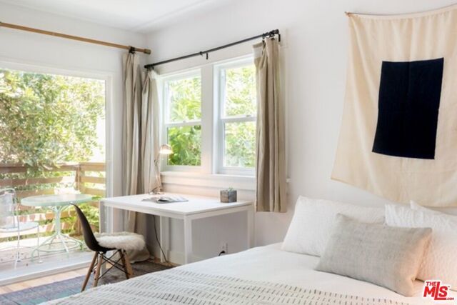 1933 KENT Street, Los Angeles, CA 90026