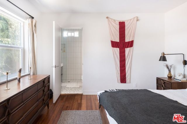 1933 KENT Street, Los Angeles, CA 90026