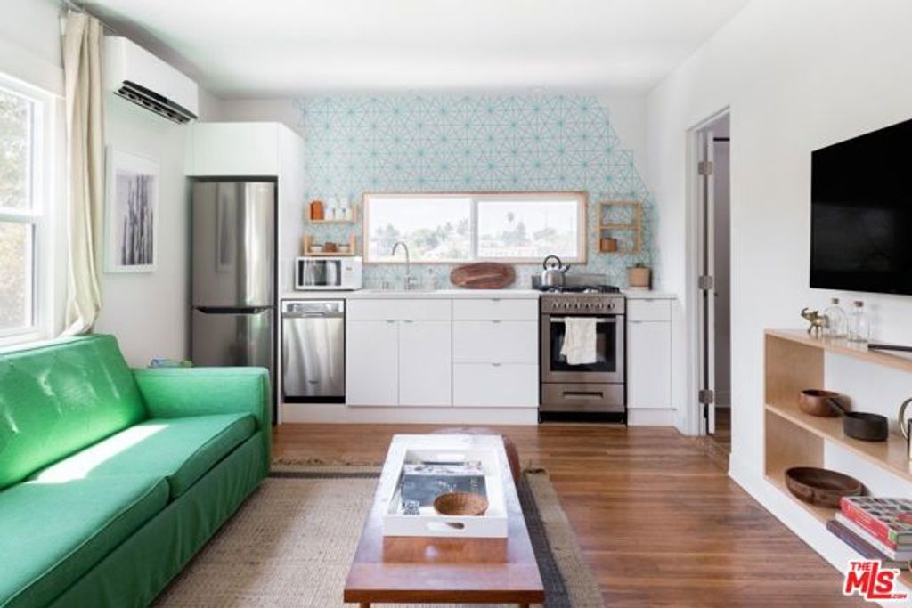 1933 KENT Street, Los Angeles, CA 90026