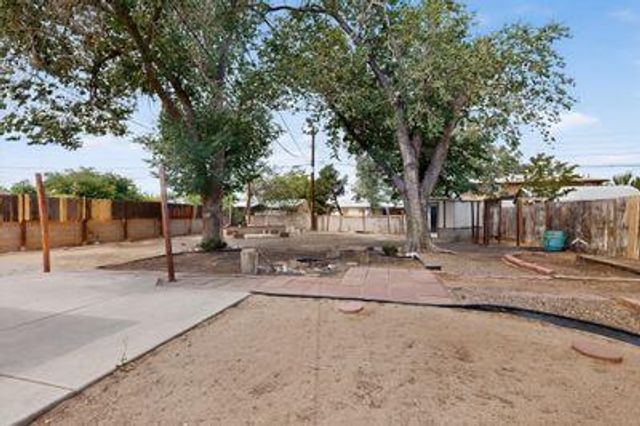 705 Palomas Drive SE, Albuquerque, NM 87108