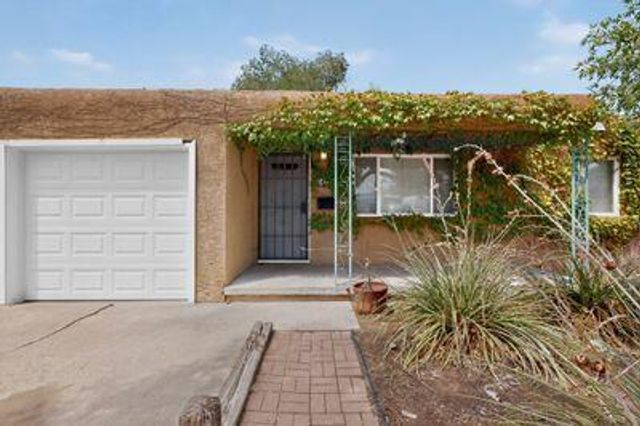 705 Palomas Drive SE, Albuquerque, NM 87108
