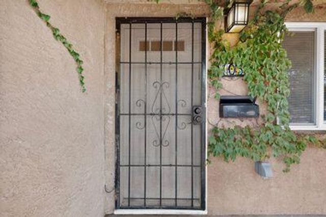 705 Palomas Drive SE, Albuquerque, NM 87108