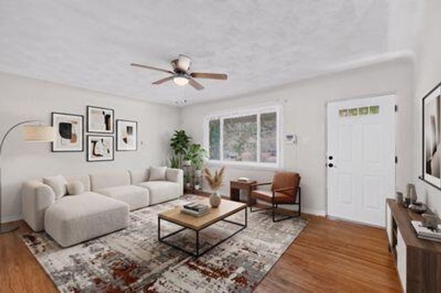 705 Palomas Drive SE, Albuquerque, NM 87108