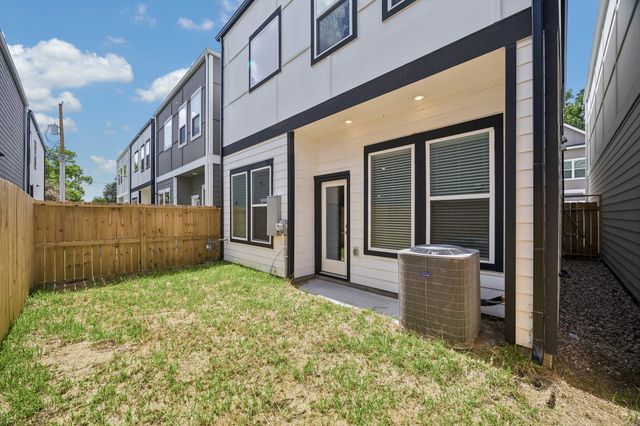 208 Clark Meadows Lane, Houston, TX 77076