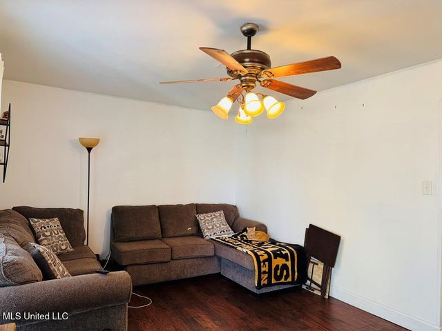 216 S Green Avenue, Picayune, MS 39466