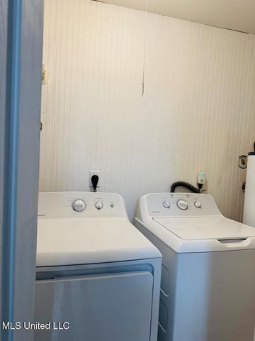 216 S Green Avenue, Picayune, MS 39466