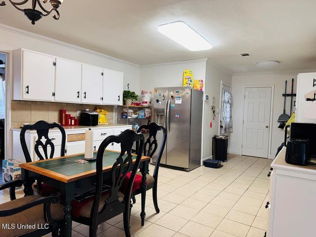 216 S Green Avenue, Picayune, MS 39466