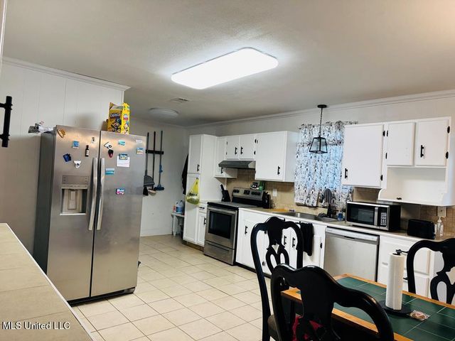 216 S Green Avenue, Picayune, MS 39466