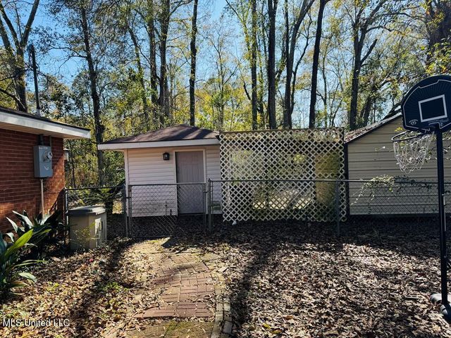 216 S Green Avenue, Picayune, MS 39466