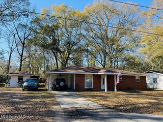 216 S Green Avenue, Picayune, MS 39466